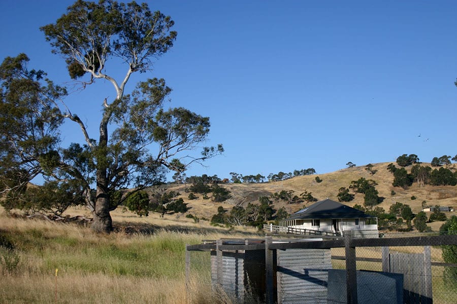 vicotrian country real estate auction